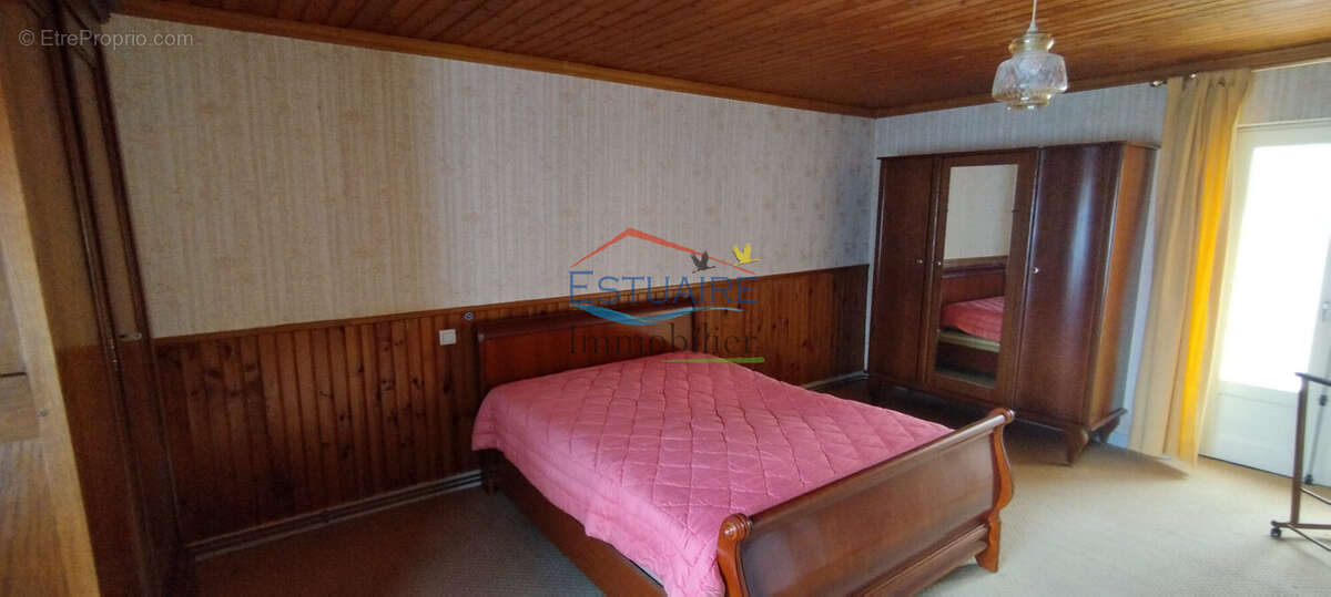 Maison à SAINT-ETIENNE-DE-MONTLUC