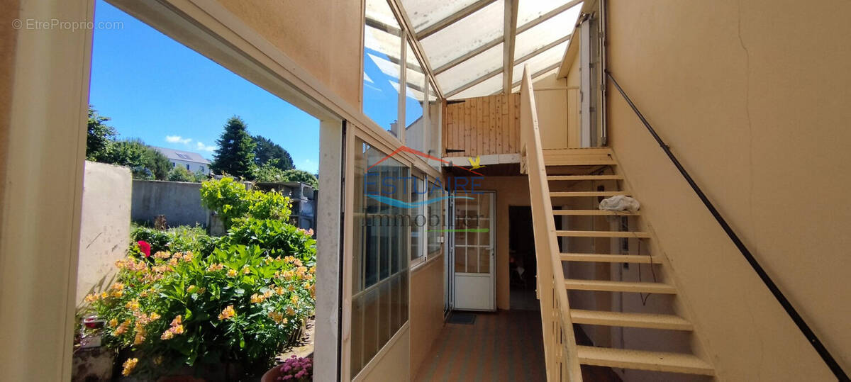 Maison à SAINT-ETIENNE-DE-MONTLUC