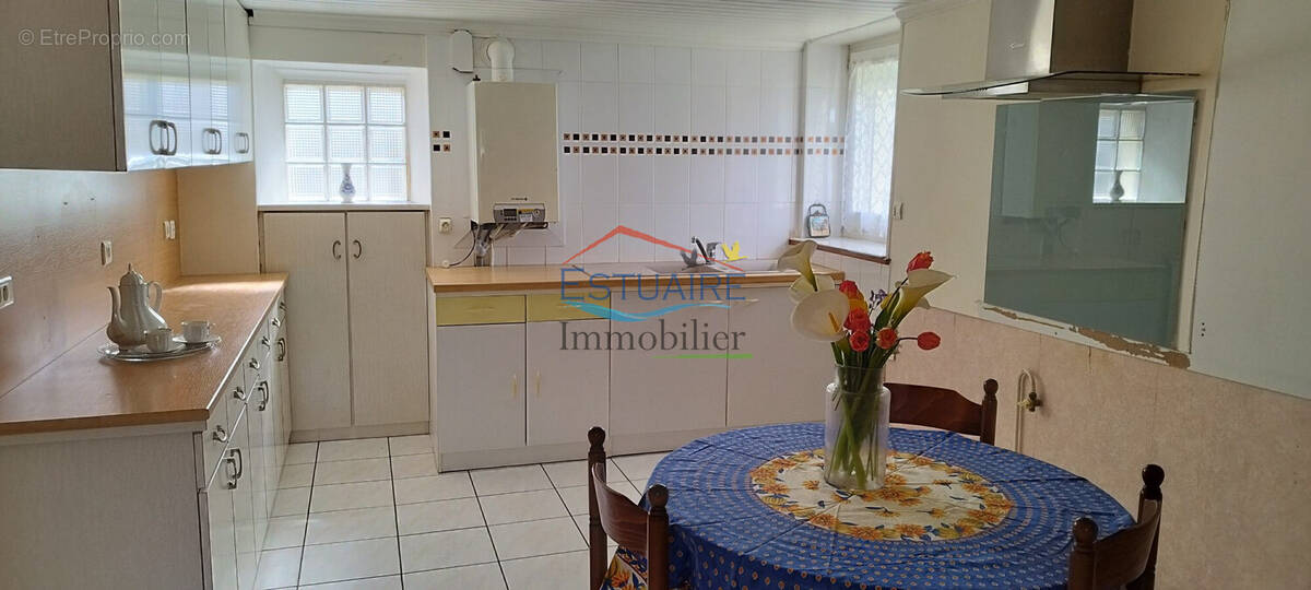 Maison à SAINT-ETIENNE-DE-MONTLUC