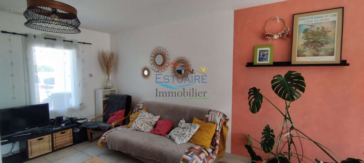 Maison à SAINT-ETIENNE-DE-MONTLUC