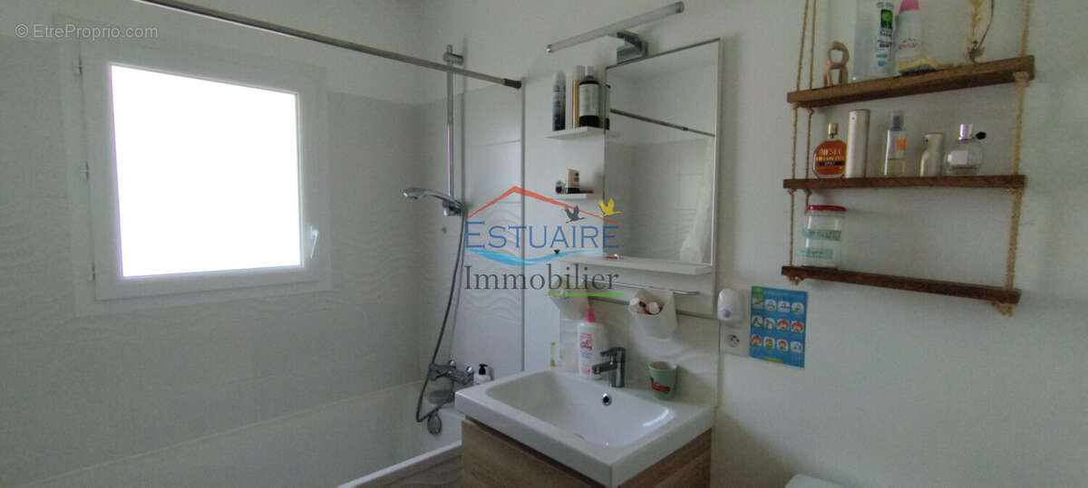 Maison à SAINT-ETIENNE-DE-MONTLUC