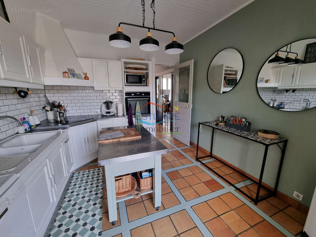 Maison à SAINT-ETIENNE-DE-MONTLUC