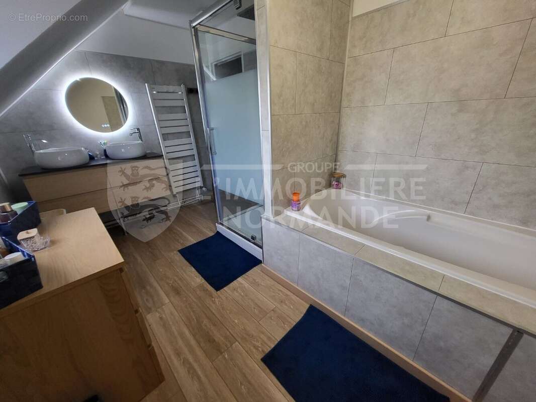 Maison à BONNIERES-SUR-SEINE