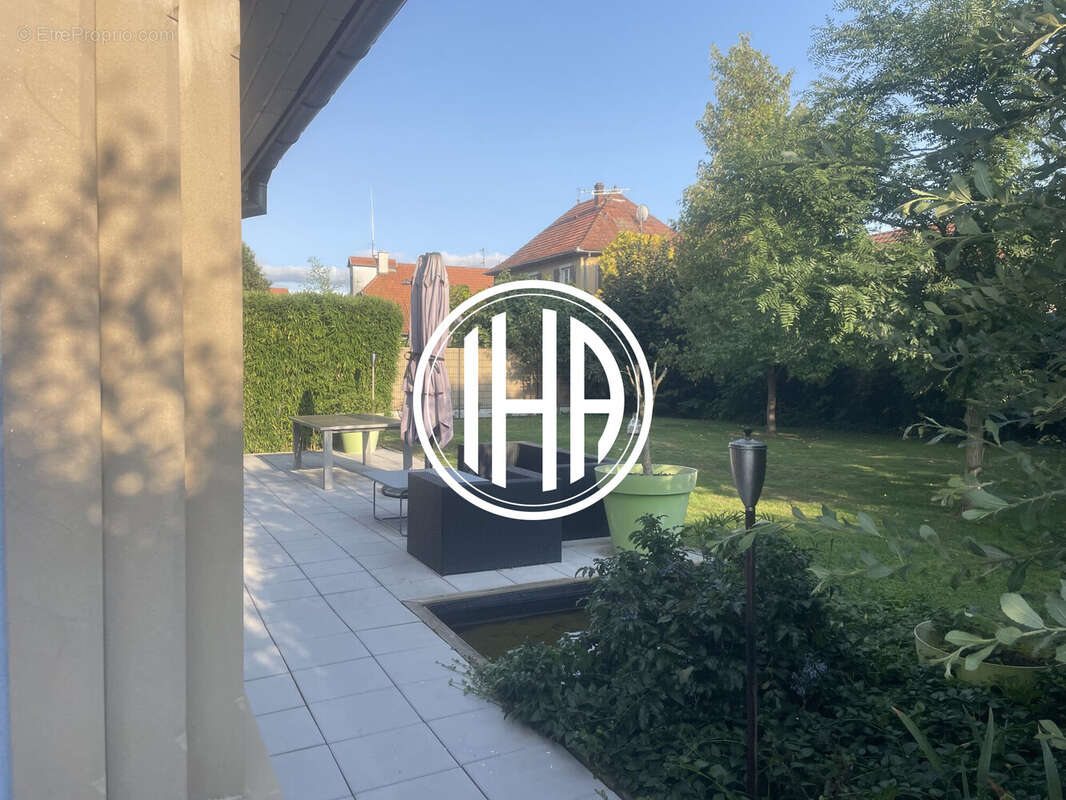 Maison à SAINTE-CROIX-EN-PLAINE