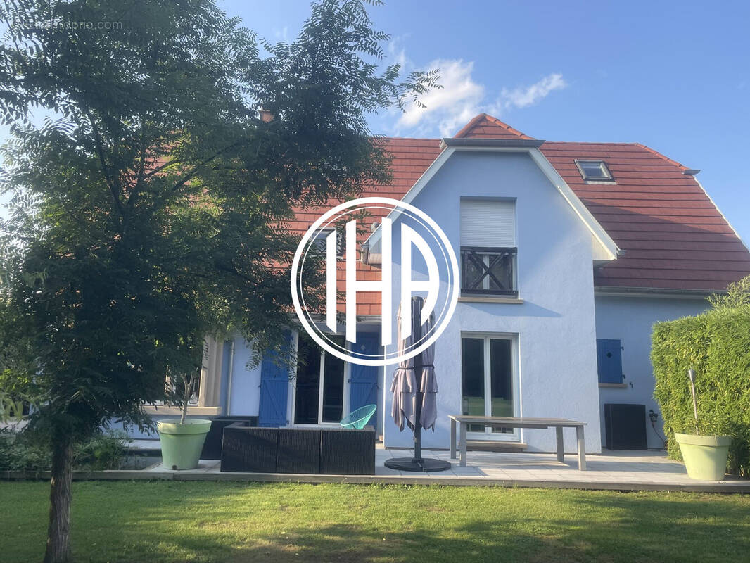 Maison à SAINTE-CROIX-EN-PLAINE