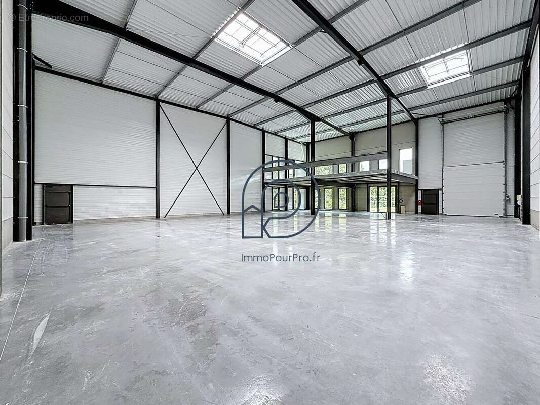 A6 - Commerce à LEERS