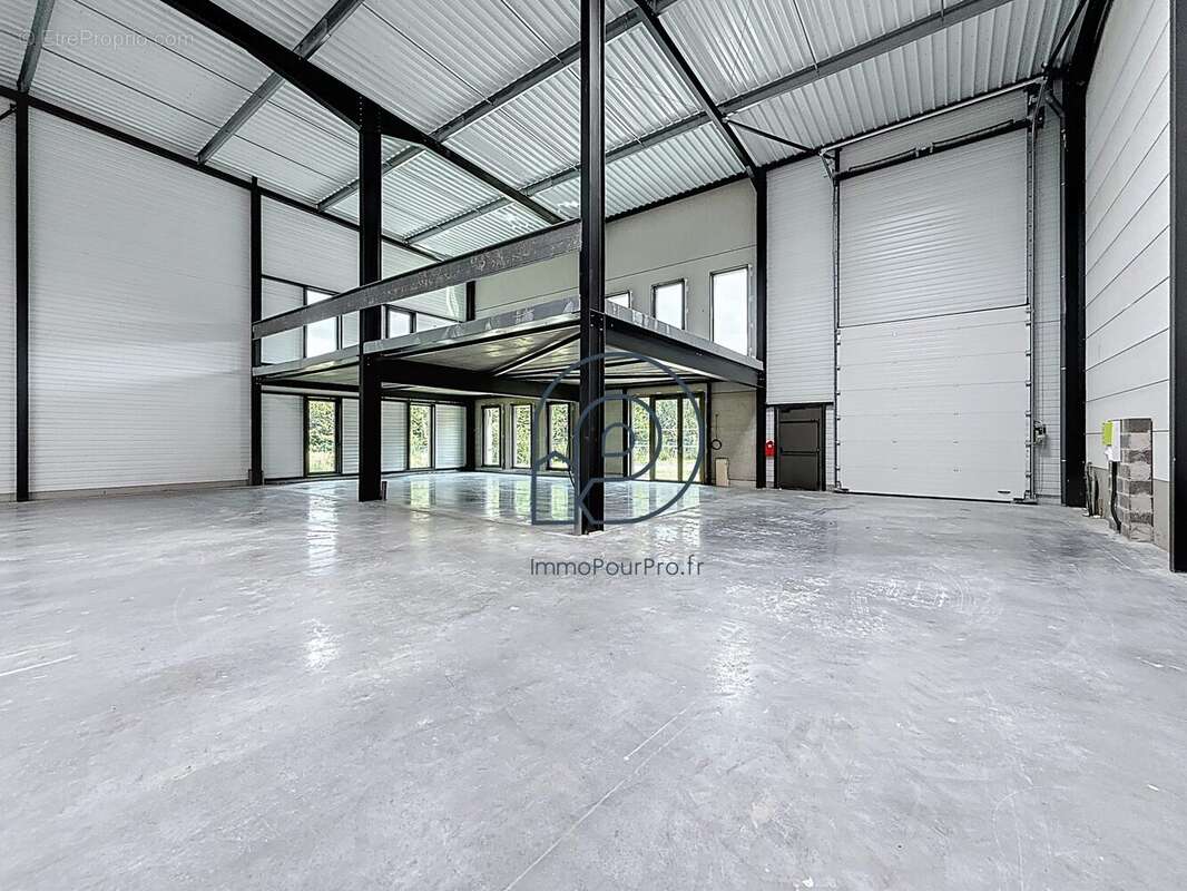 A6 - Commerce à LEERS