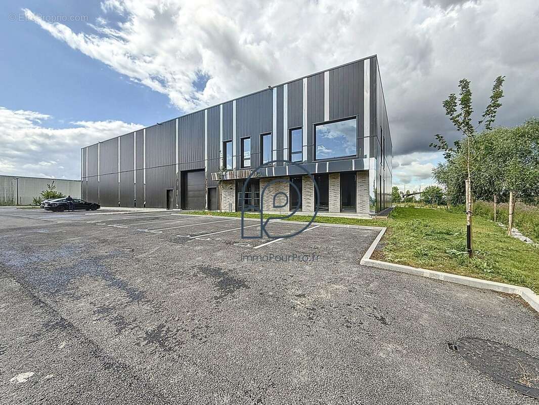 A6 - Commerce à LEERS