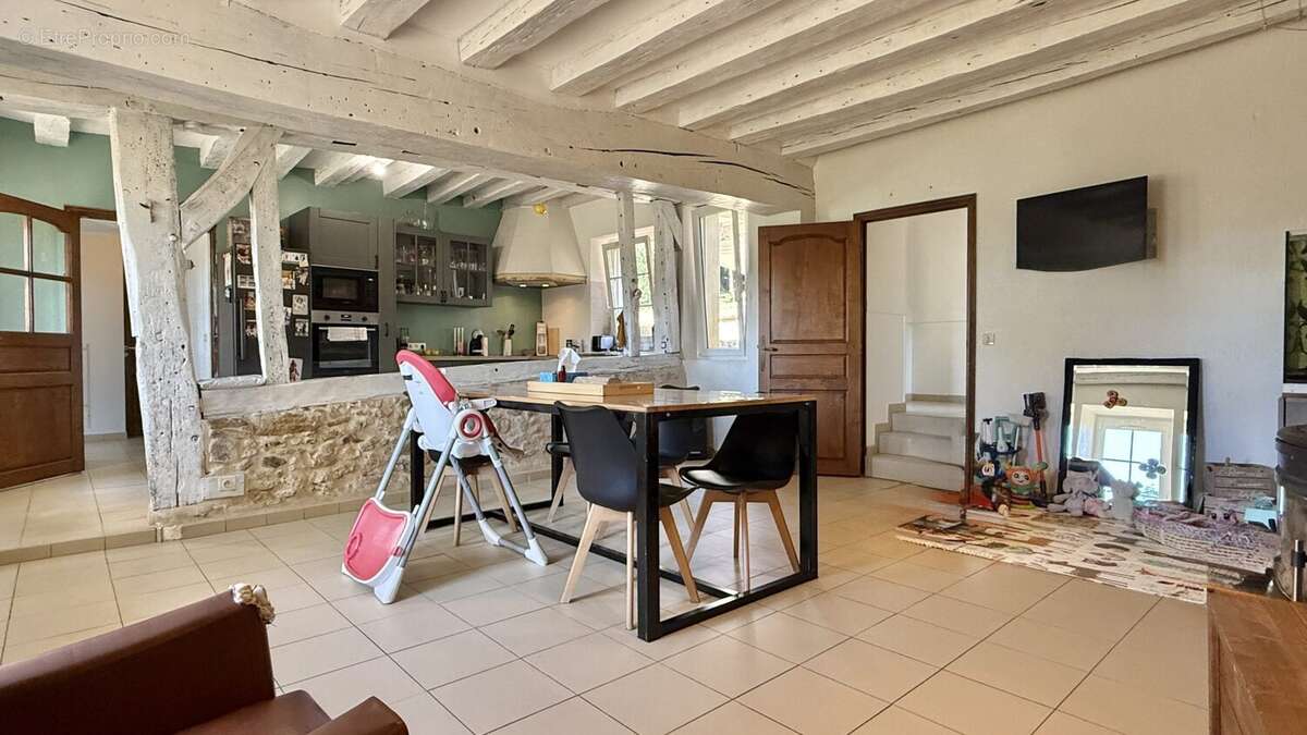 Maison à BONNETABLE