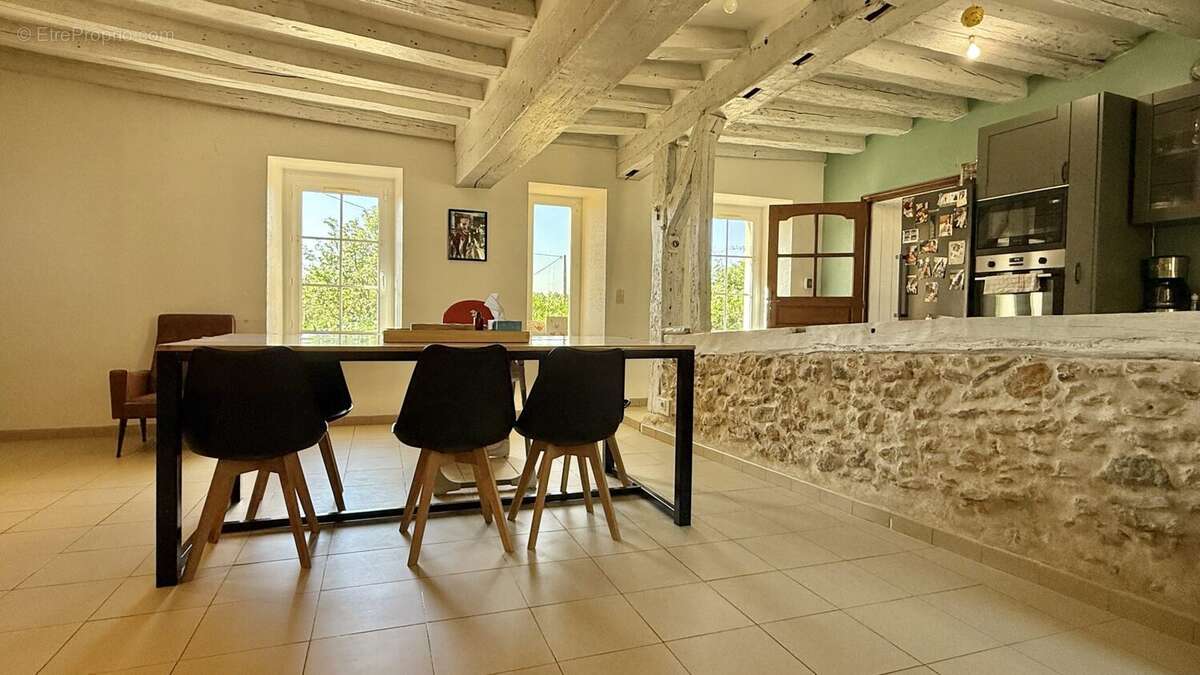 Maison à BONNETABLE