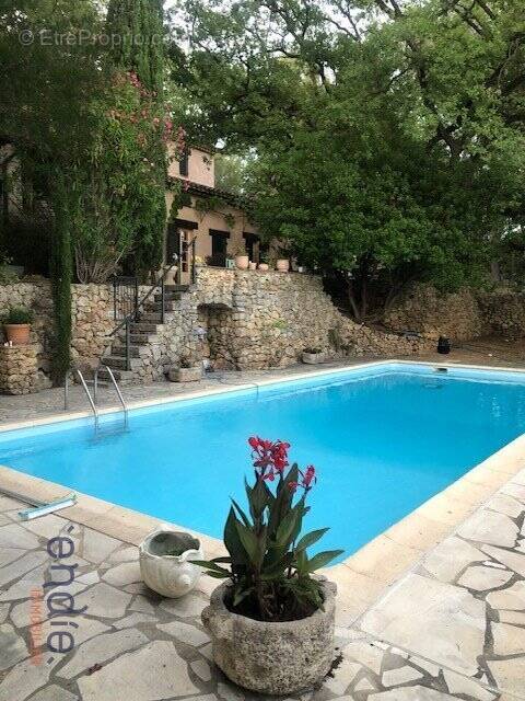 Maison à SAINT-ANTONIN-DU-VAR