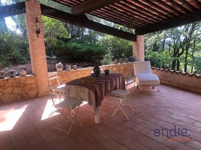 Maison à SAINT-ANTONIN-DU-VAR