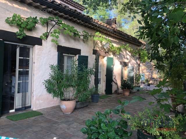 Maison à SAINT-ANTONIN-DU-VAR