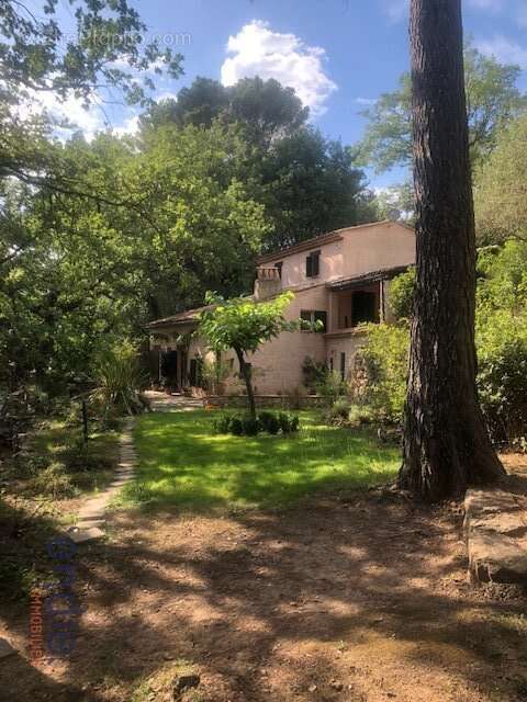 Maison à SAINT-ANTONIN-DU-VAR