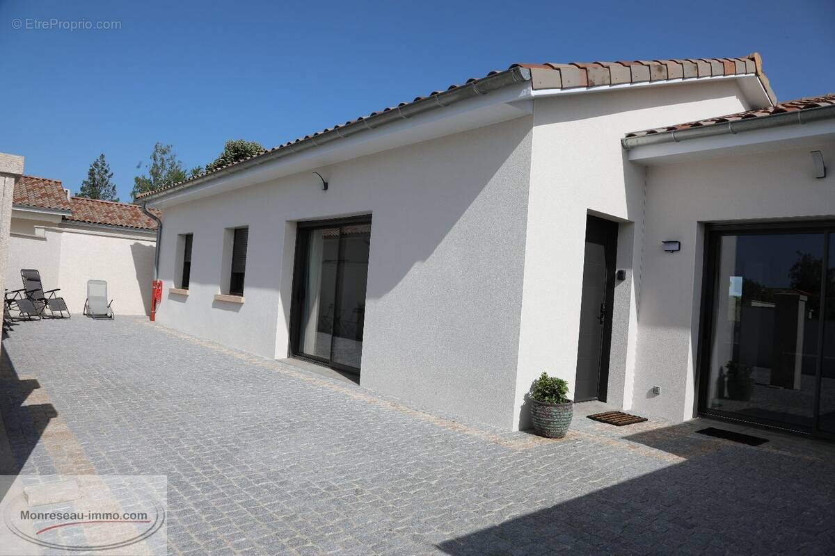 Maison à CRECHES-SUR-SAONE