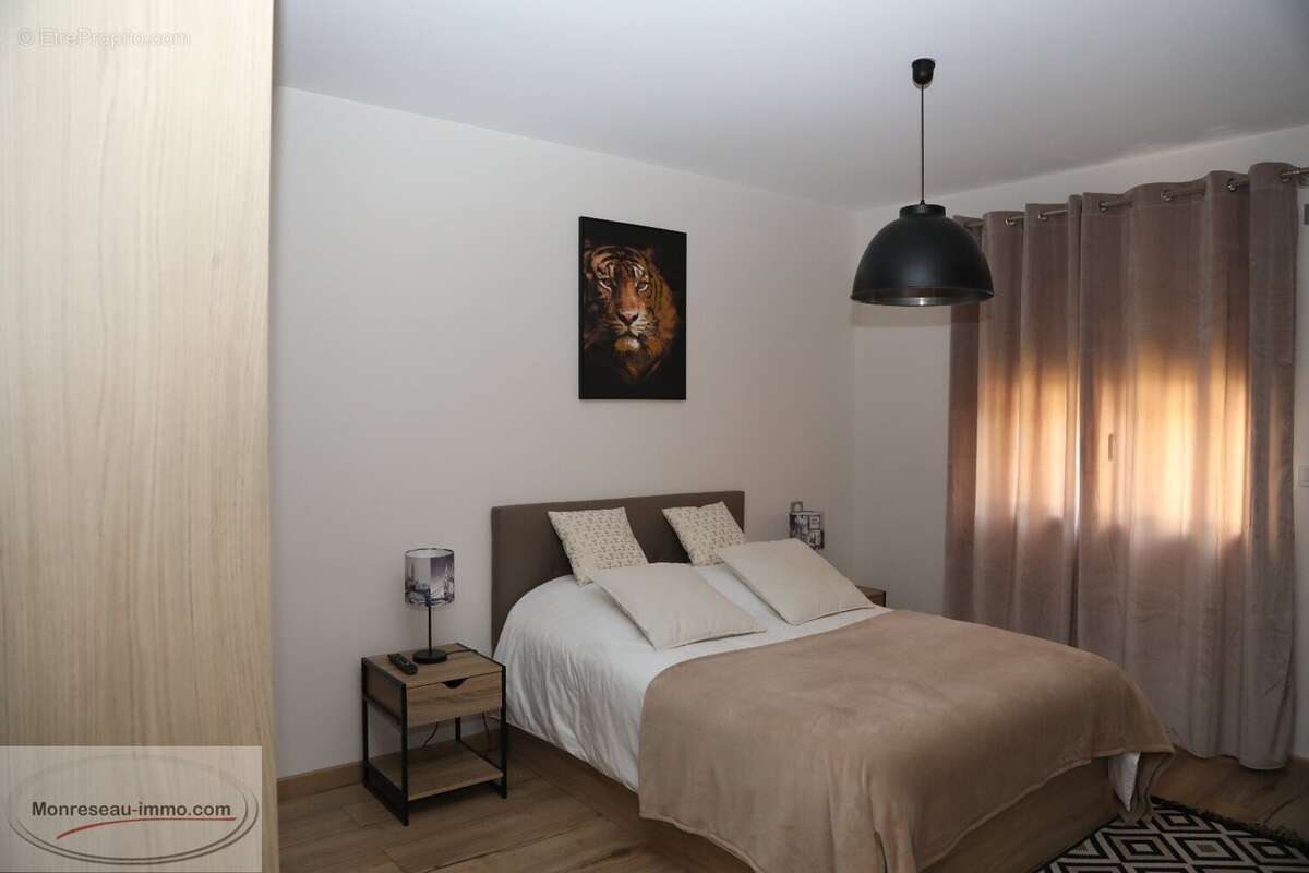 Maison à CRECHES-SUR-SAONE