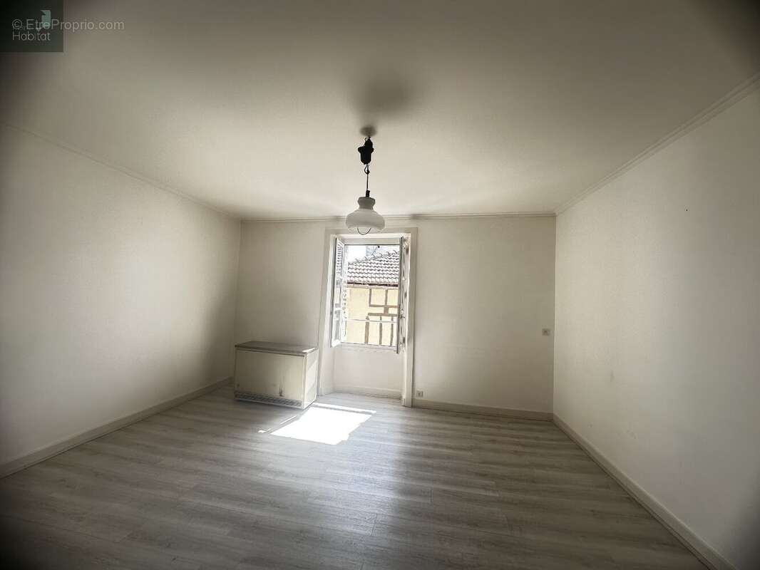 Appartement à MAURS