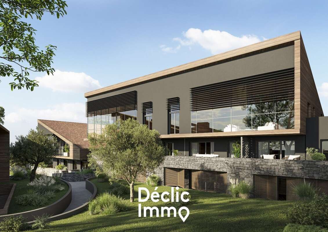 Appartement à CHATEAUNEUF-GRASSE