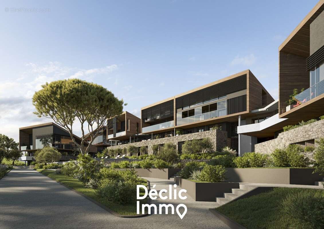 Appartement à CHATEAUNEUF-GRASSE