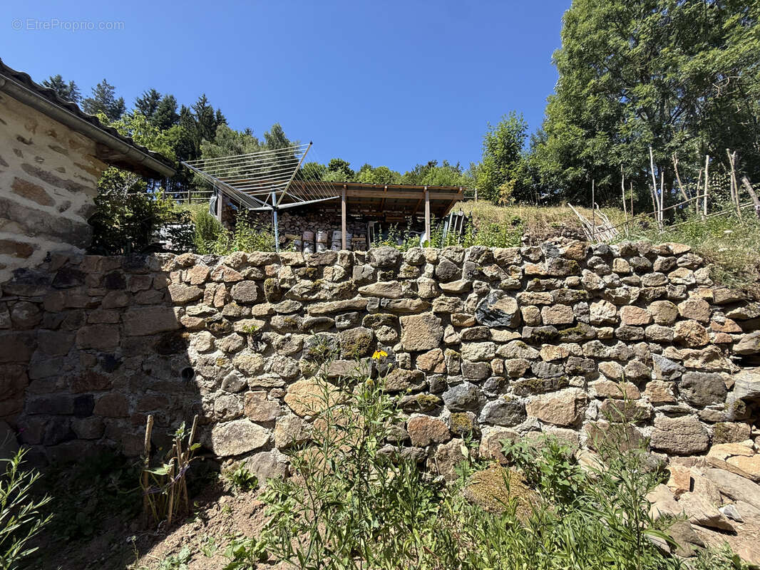 Maison à SAINT-JULIEN-CHAPTEUIL