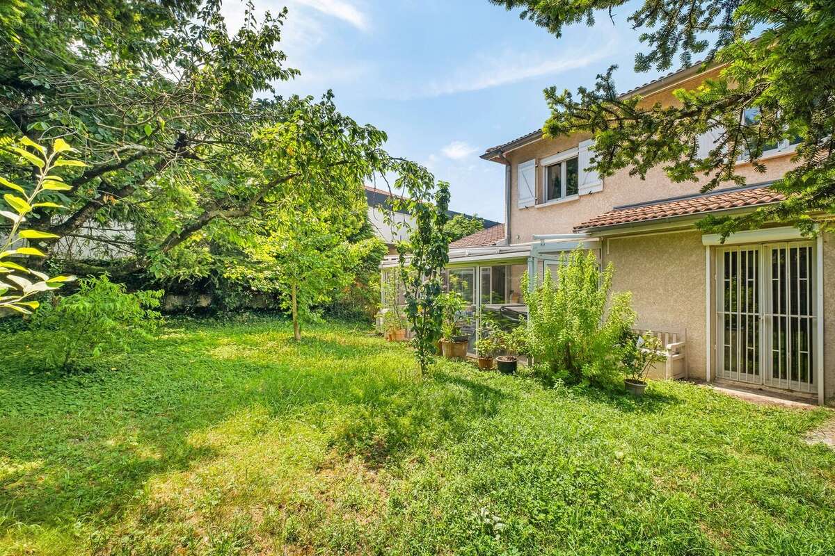 Maison à SEREZIN-DU-RHONE