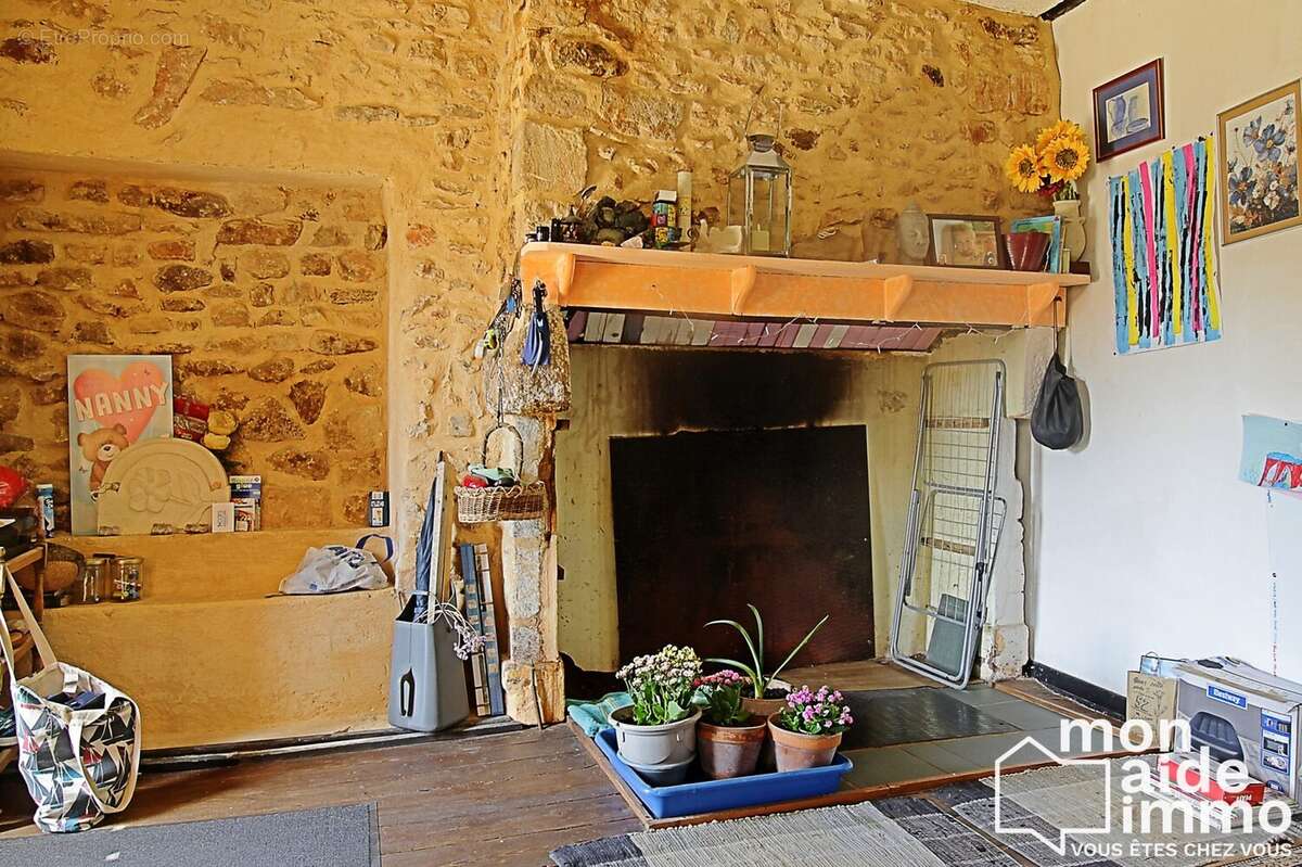 Maison à SALLES-DE-BELVES