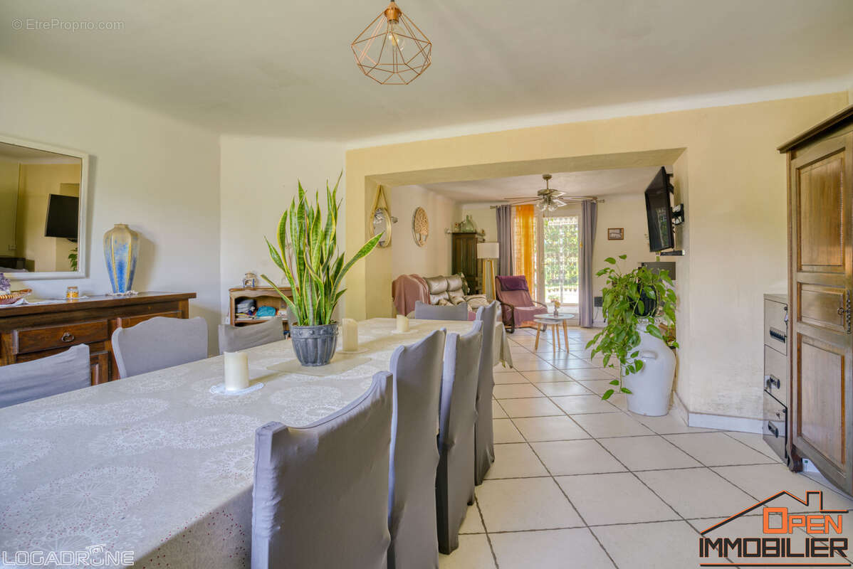 Commerce à SAINT-SYLVESTRE-SUR-LOT