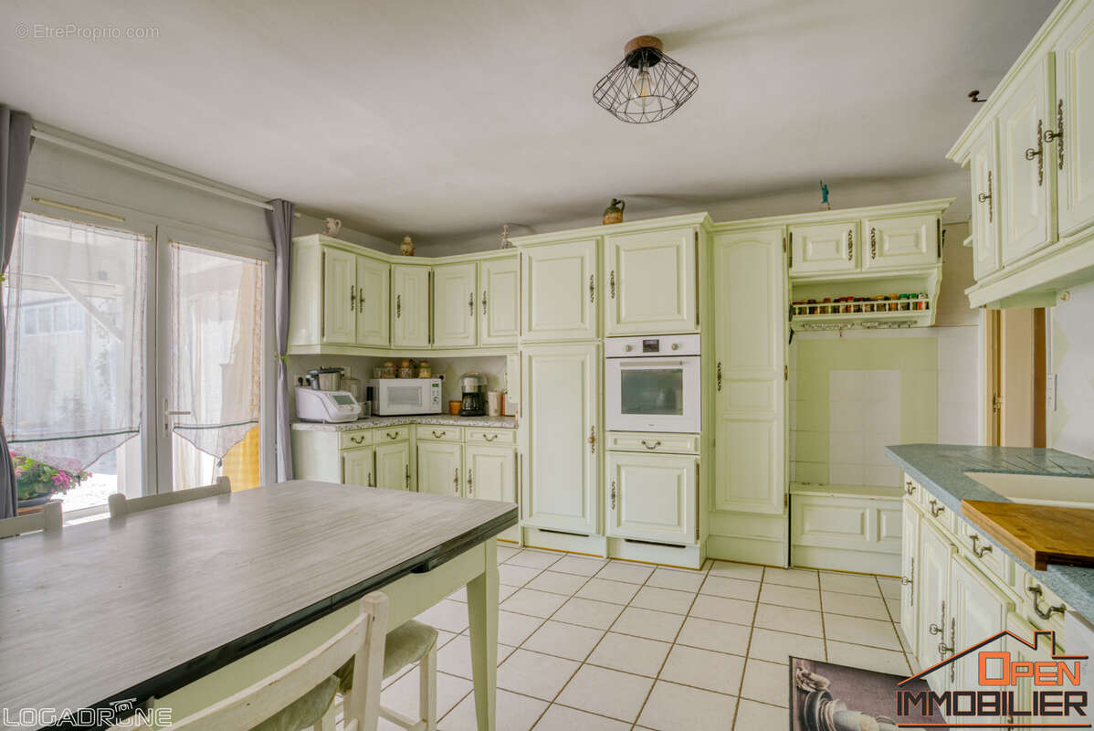 Commerce à SAINT-SYLVESTRE-SUR-LOT