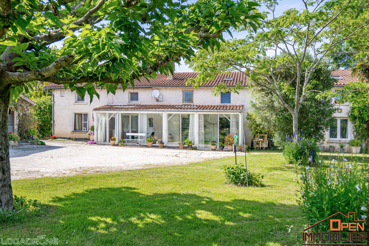 Commerce à SAINT-SYLVESTRE-SUR-LOT