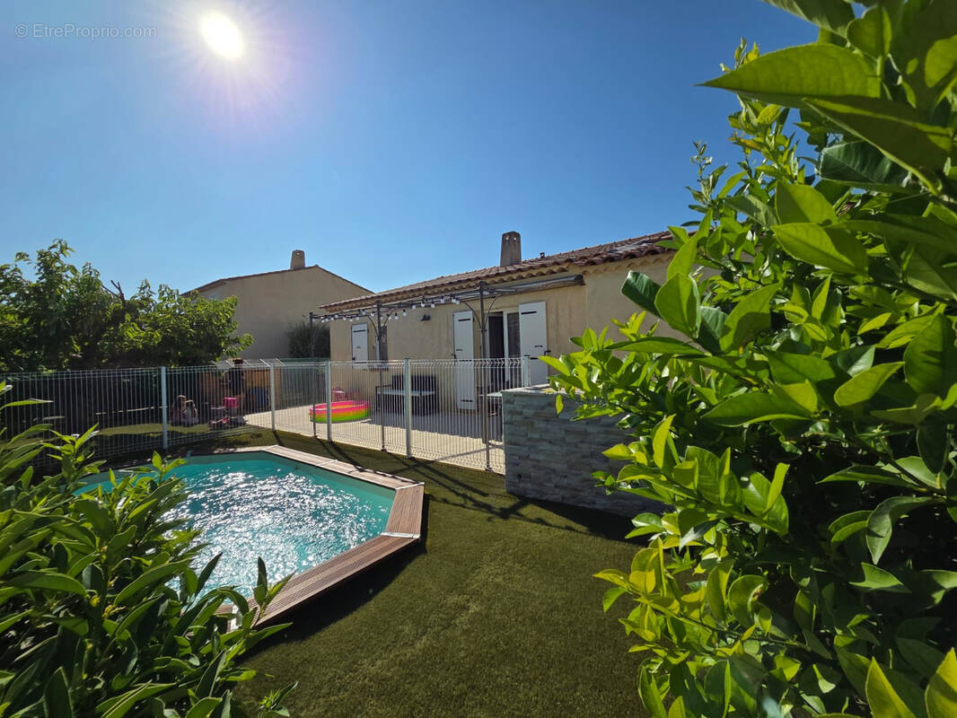 Maison à LA FARE-LES-OLIVIERS