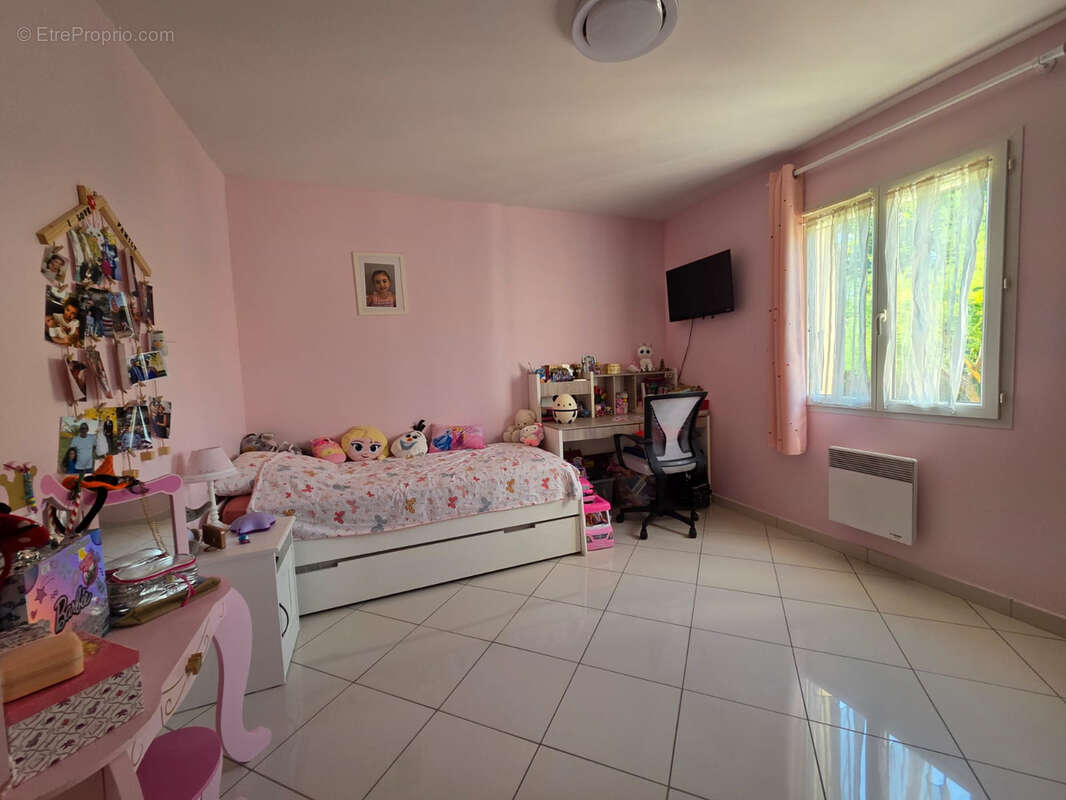 Maison à LA FARE-LES-OLIVIERS