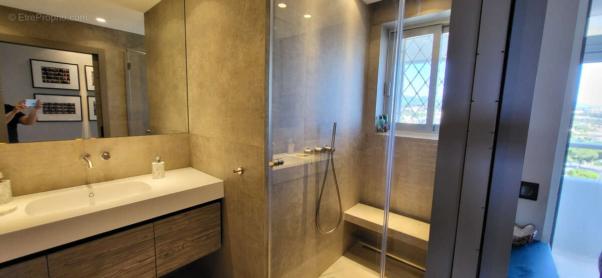 Appartement à VILLENEUVE-LOUBET