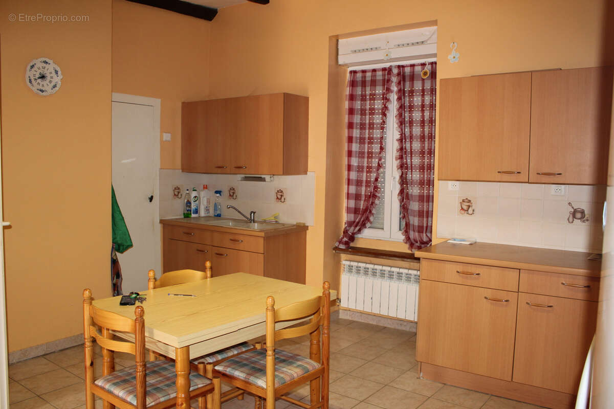 Appartement à AVEZE