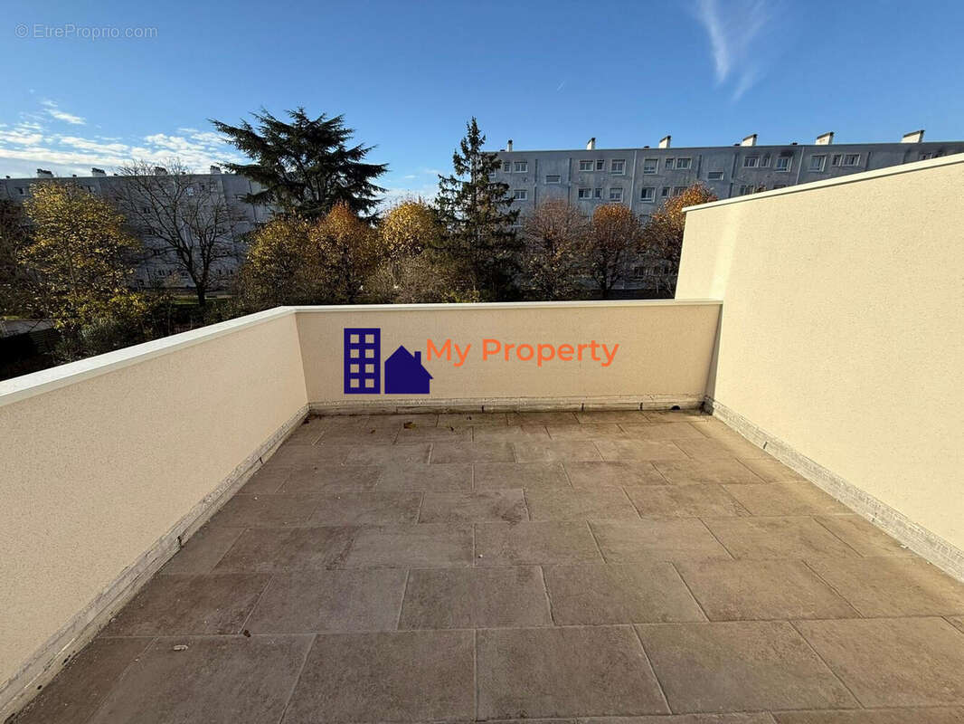 Appartement à HOUILLES