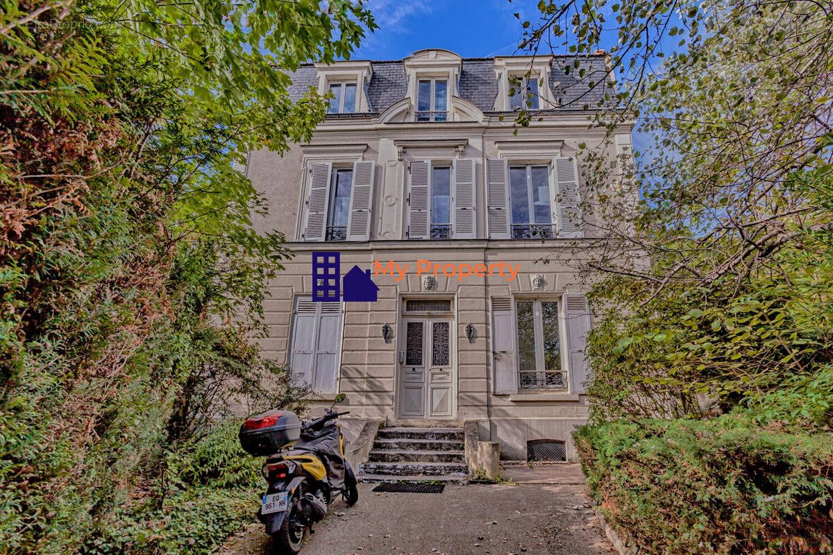 Appartement à HOUILLES