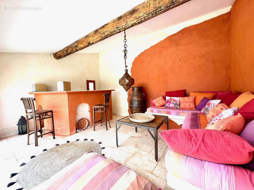 Maison à VAISON-LA-ROMAINE