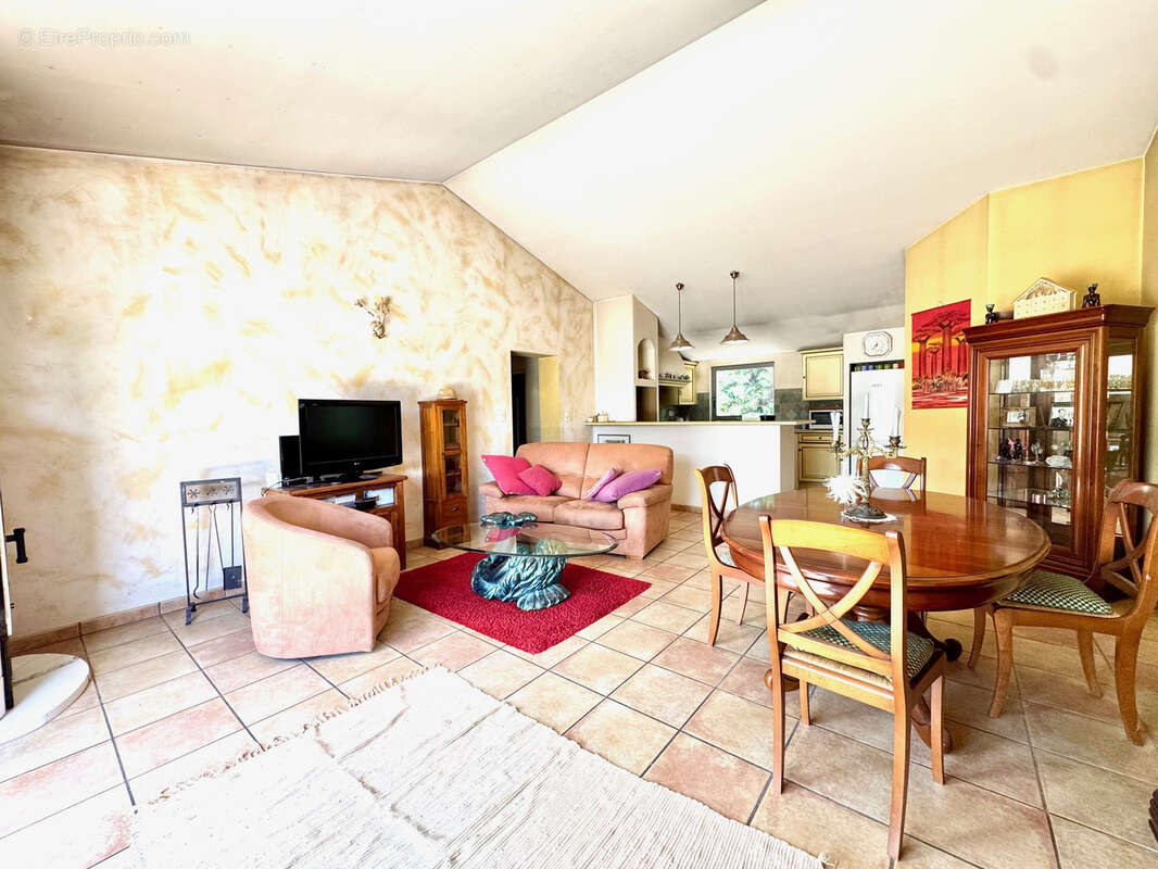 Maison à VAISON-LA-ROMAINE