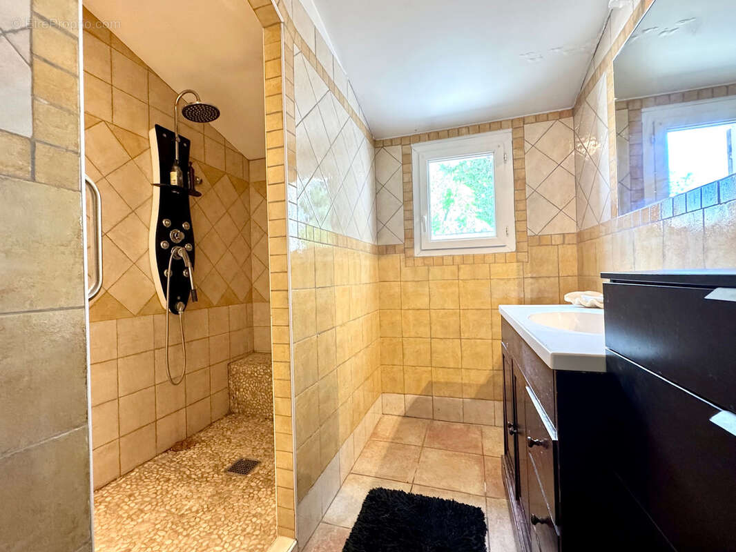 Maison à VAISON-LA-ROMAINE