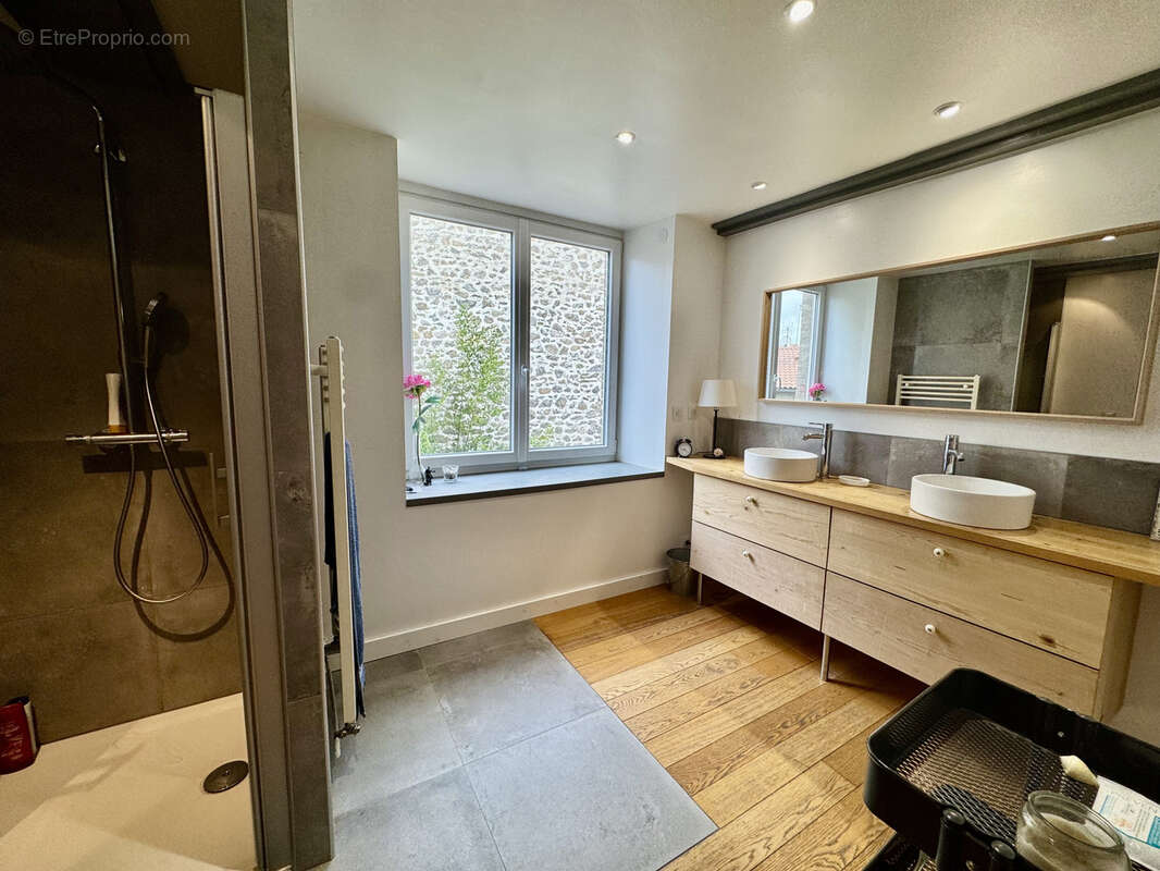 Maison à SAINT-GENEST-MALIFAUX