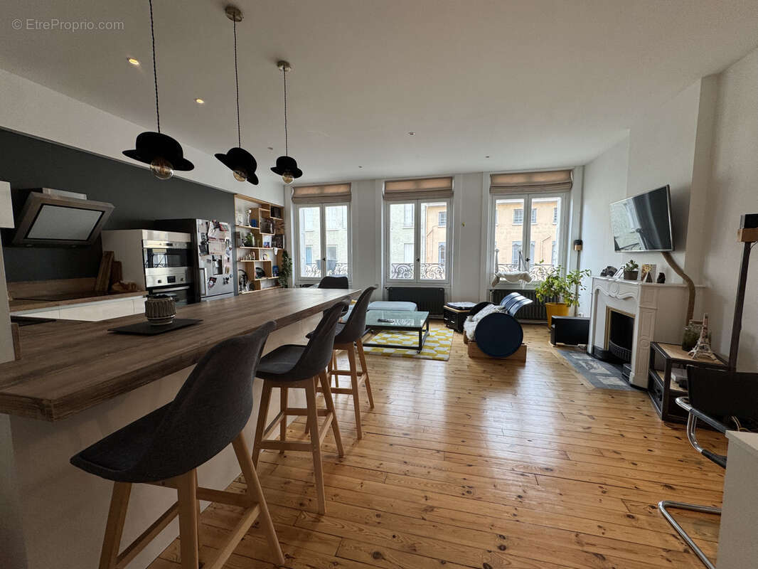 Appartement à SAINT-ETIENNE