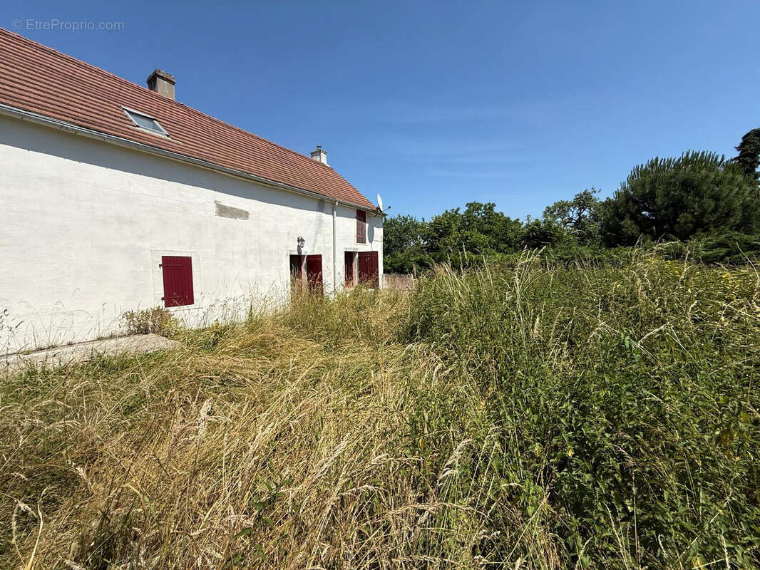 Maison à LA CELLE-SUR-NIEVRE