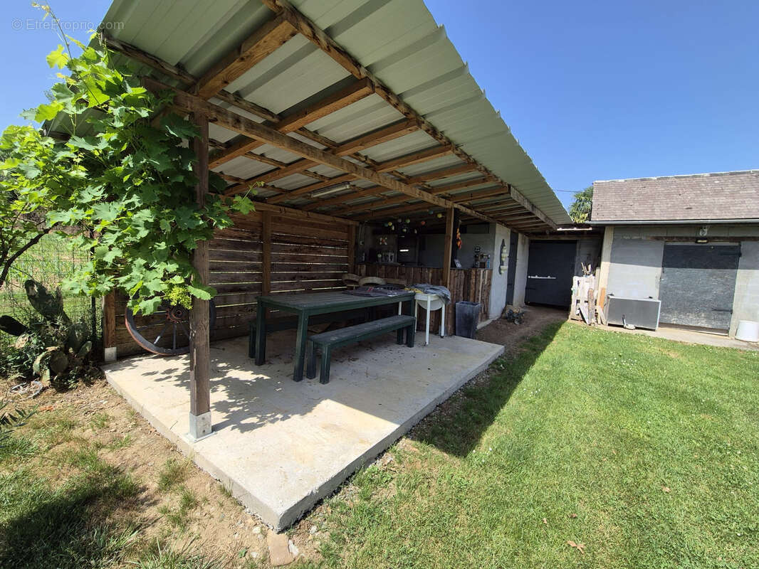 Maison à LAMARQUE-PONTACQ