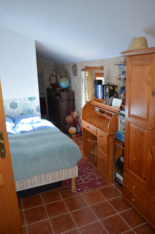 Commerce à MOUSTIERS-SAINTE-MARIE