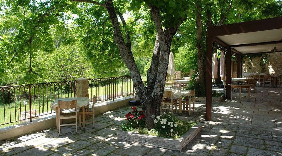 Commerce à MOUSTIERS-SAINTE-MARIE