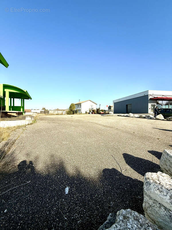 Commerce à SAINT-LAURENT-D&#039;ARCE