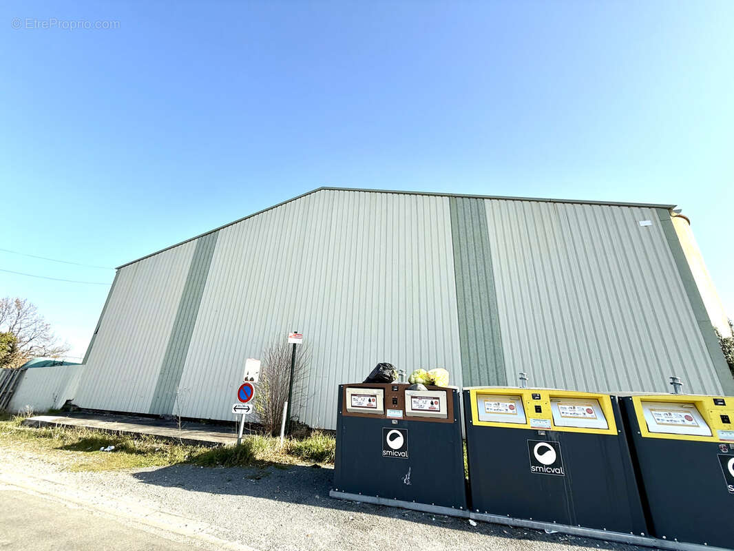 Commerce à SAINT-LAURENT-D&#039;ARCE