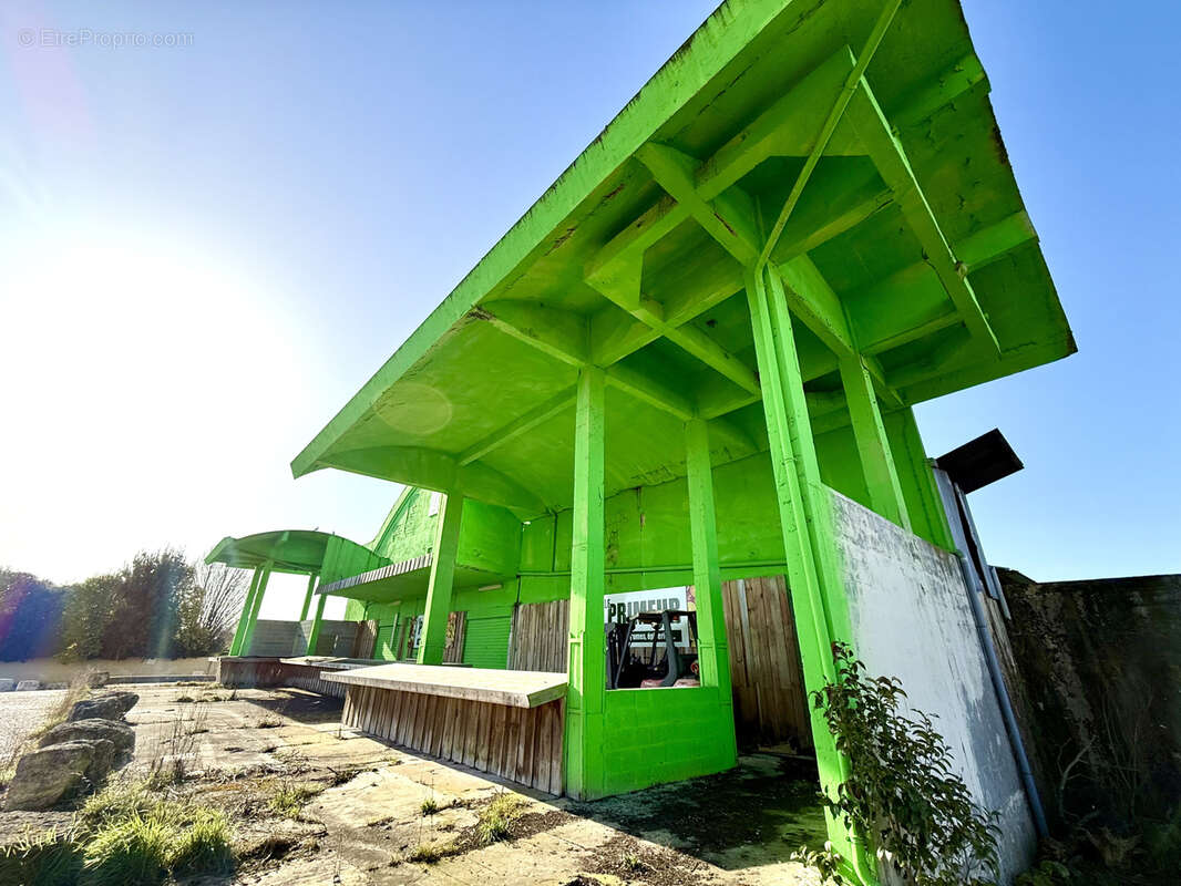 Commerce à SAINT-LAURENT-D&#039;ARCE