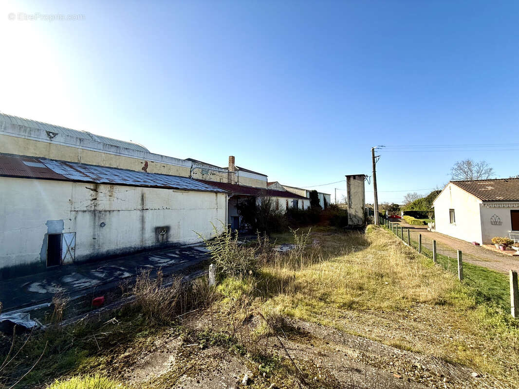 Commerce à SAINT-LAURENT-D&#039;ARCE