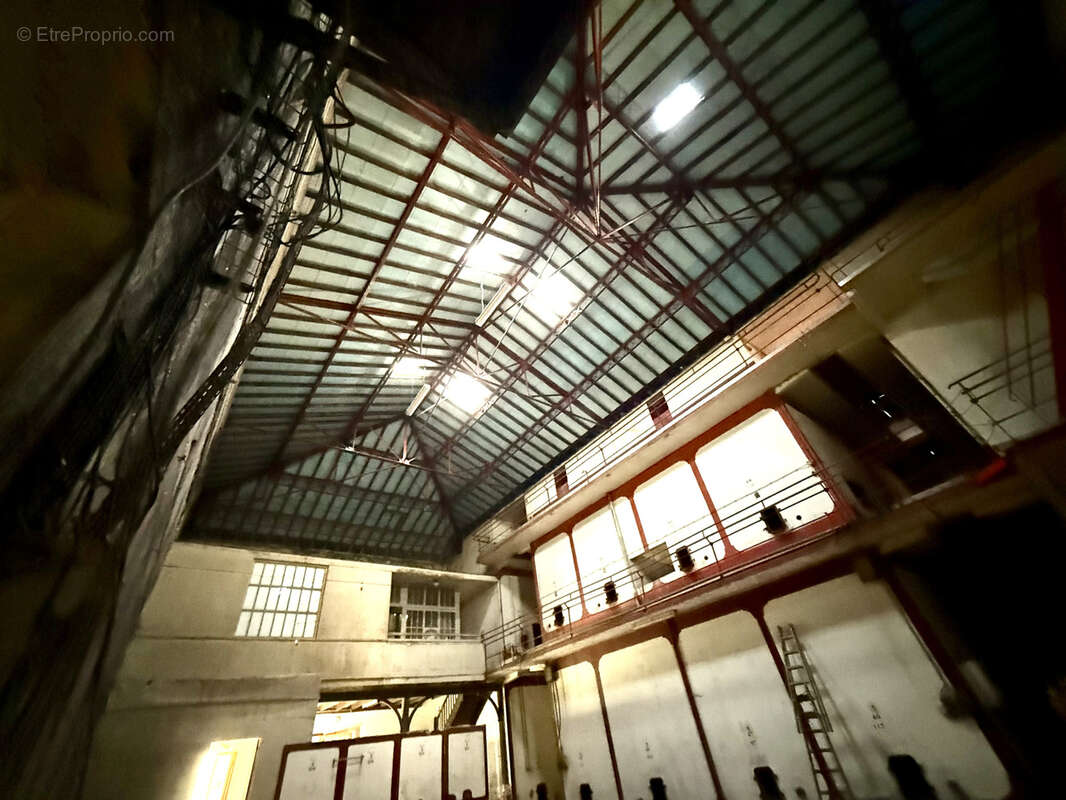 Commerce à SAINT-LAURENT-D&#039;ARCE