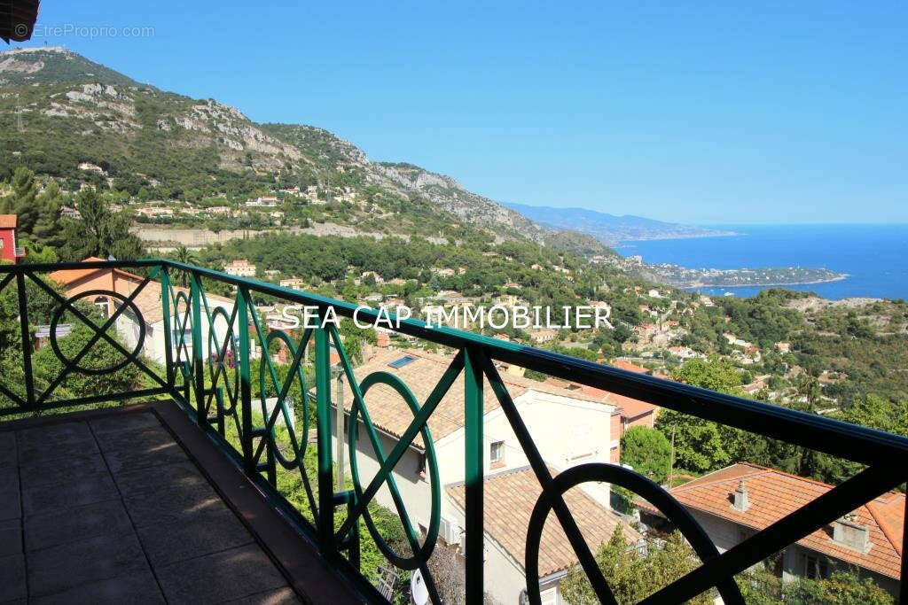 Appartement à LA TURBIE